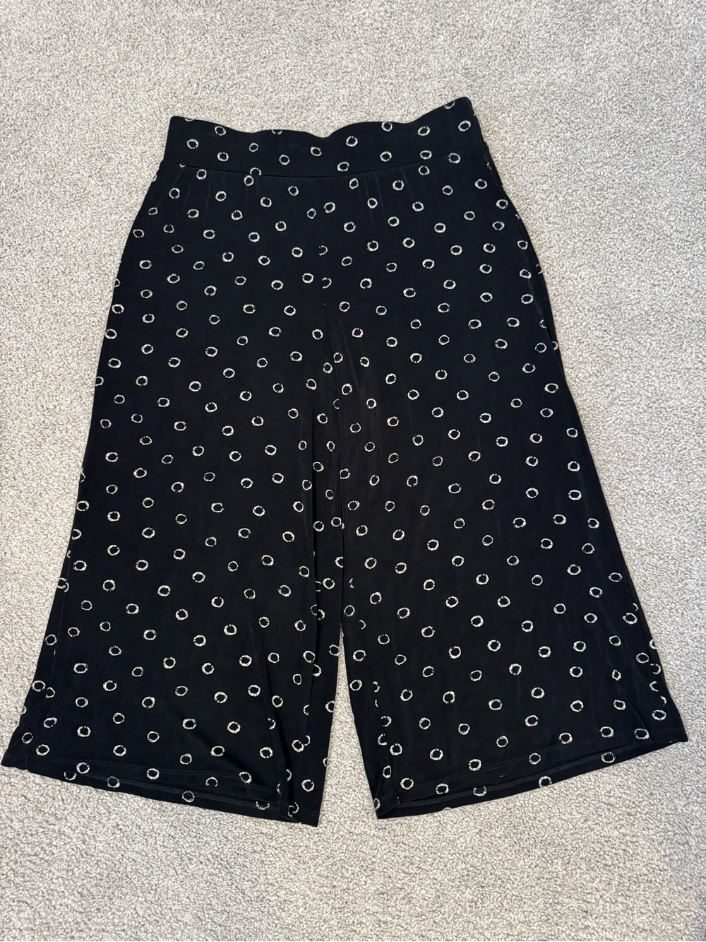 Chico’s  Women’s  XL Black   Ring‑Print Travelers   Wide‑Leg  Gauchos  Comfort